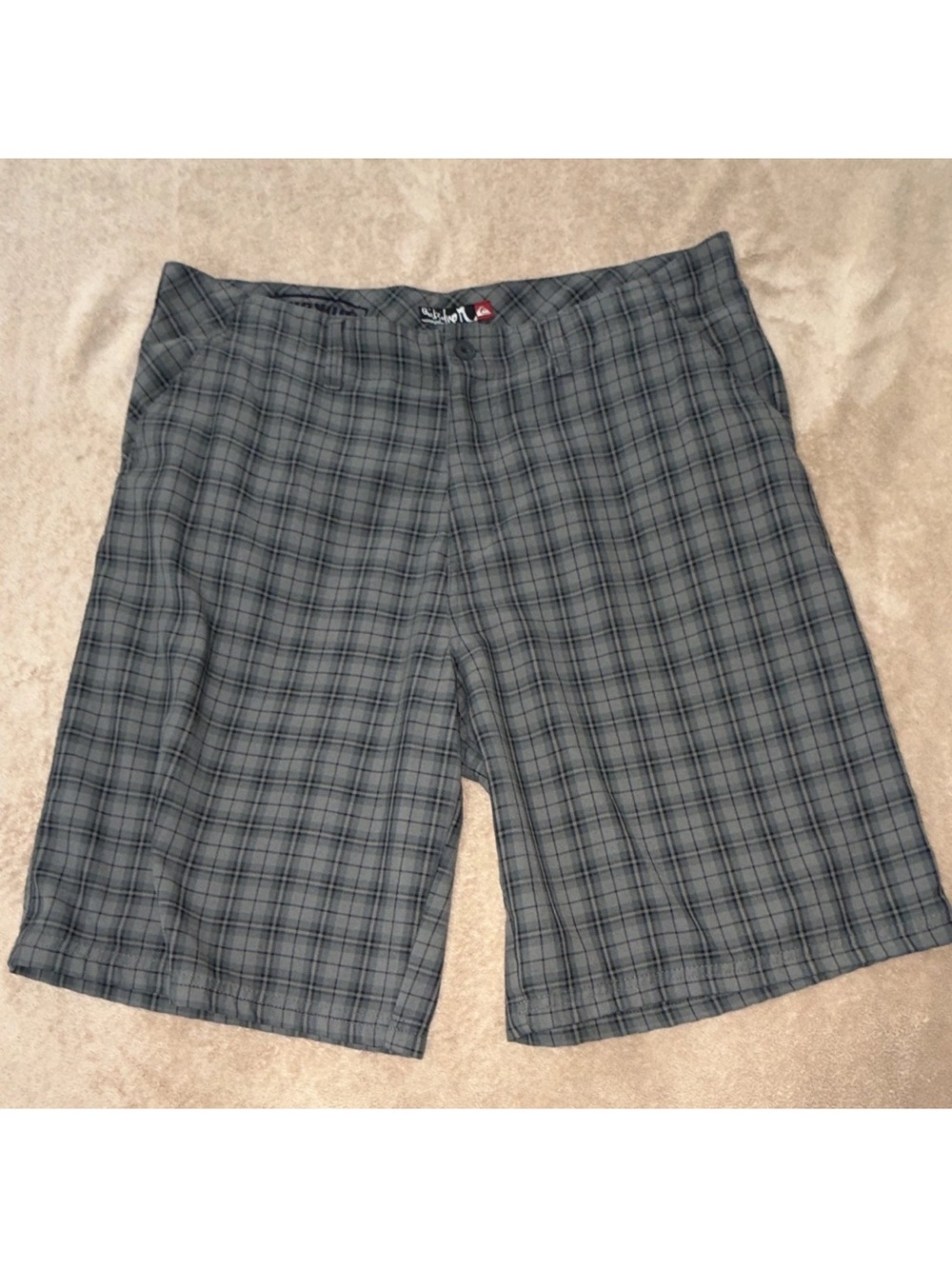 Quiksilver Men's Gray Plaid Flat-Front Shorts